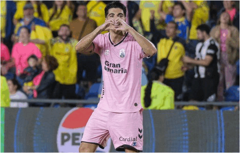 UD Las Palmas rinnova il contratto di Enrique Clemente fino al 2029, centrale mancino con 2 gol