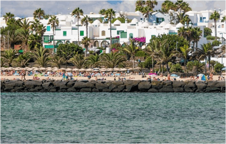 Costa Teguise, Lanzarote, cede ringhiera in hotel: un turista muore e uno è in condizioni critiche