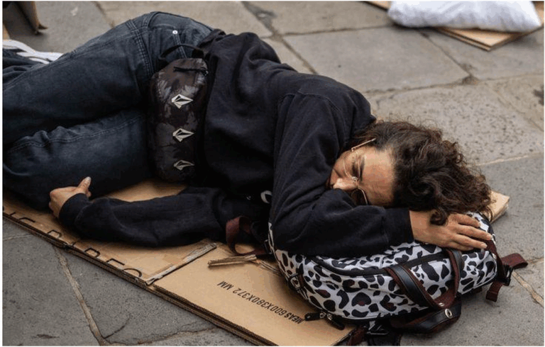A La Laguna flash mob di Cáritas per la giornata mondiale delle persone senza dimora