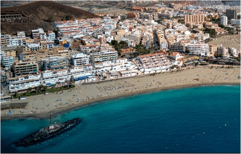 Polizia spagnola arresta due dipendenti di hotel ad Arona, Tenerife per furto di 9.000 euro