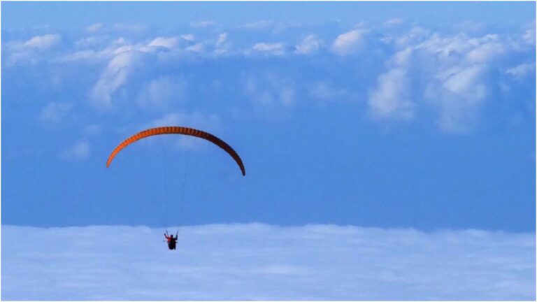 Grave incidente in parapendio a Fuerteventura, 37enne in gravi condizioni alla playa del Viejo Rey