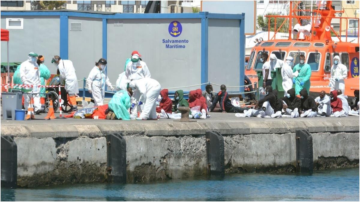 Intercettato cayuco con 206 migranti a sud di Tenerife dopo 8 giorni di traversata