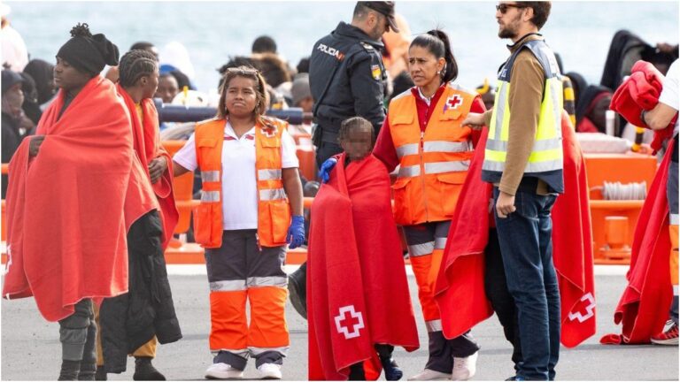Governo spagnolo trasferisce 27 minori richiedenti asilo dalle Canarie alla penisola
