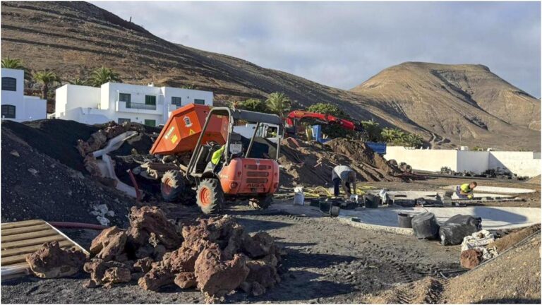 Yaiza avvia il montaggio del presepe gigante all’aperto da 400 mq, il più grande dell’isola