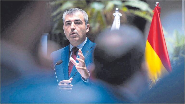 Manuel Domínguez del Gobierno de Canarias avverte rallentamento del PIL e punta su turismo e REF