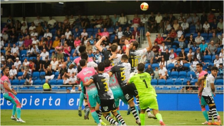 Il CD Tenerife perde 0 a 2 contro l'Unionistas de Salamanca prima sconfitta stagionale