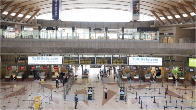 Nebbia all'aeroporto di Tenerife Norte due voli da Madrid e Gran Canaria deviati per sicurezza