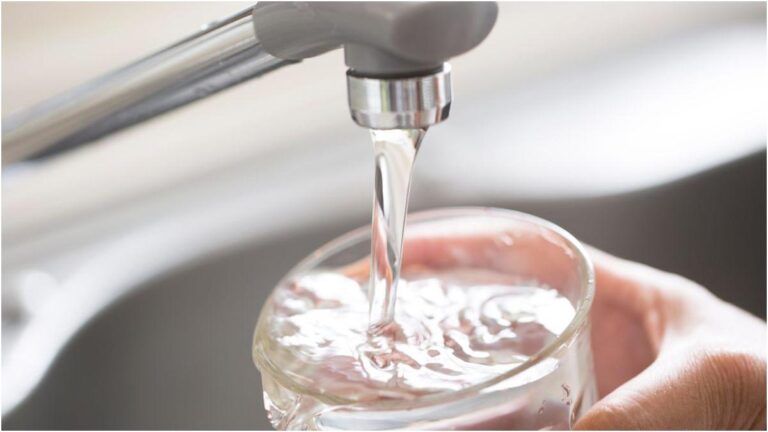 Guasto alla rete idrica sulla Rambla de Santa Cruz de Tenerife lascia senza acqua 20.000 residenti