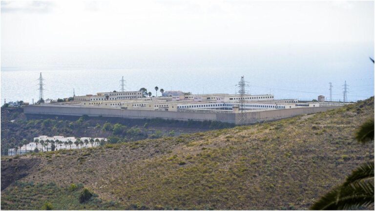 Incendio nel carcere di Salto del Negro a Las Palmas, vigili del fuoco lo domano senza feriti