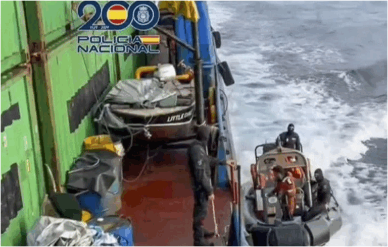 GEO della polizia nazionale sequestra 4 tonnellate di cocaina al largo delle Canarie con 9 arresti