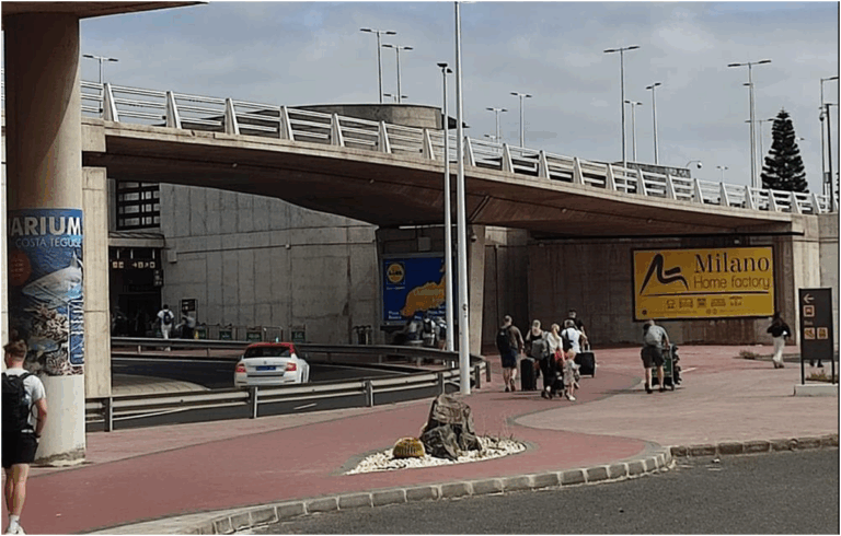 Fondazione César Manrique denuncia pubblicità all’aeroporto di Lanzarote, violazione delle norme