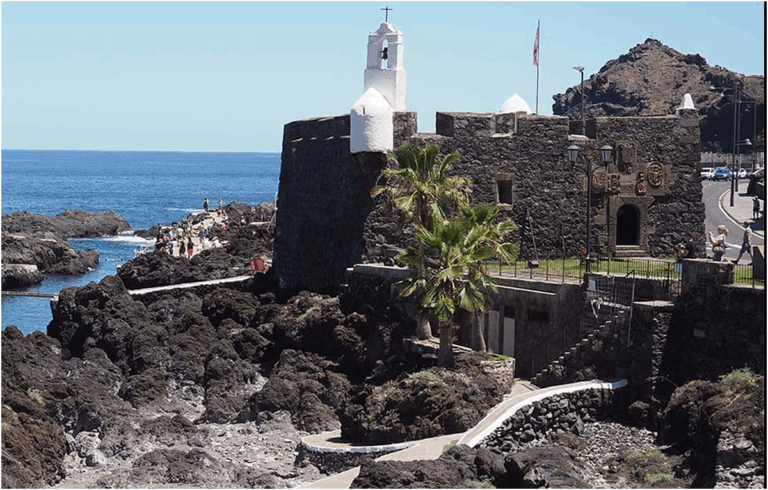 Garachico, uomo di 77 anni cade sulla costa in Avenida Adolfo Suárez con traumi moderati e soccorso