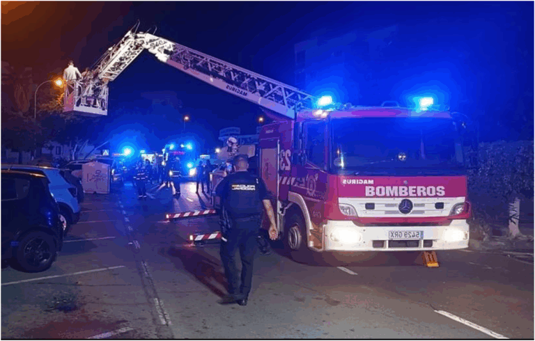 Incendio in edificio a Los Cristianos, Tenerife: i vigili del fuoco evacuano 22 persone e 4 feriti