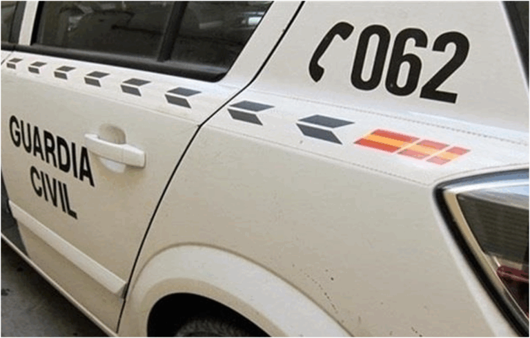 A Tenerife la Guardia Civil arresta un uomo per estorsione a un imprenditore dopo una fuga in auto