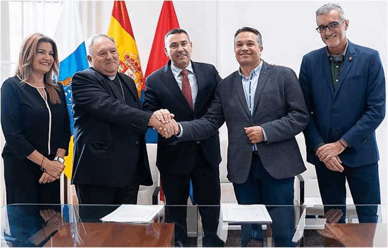 Diócesis de Canarias firma per la residenza per anziani di Cáritas ad Altavista, Lanzarote