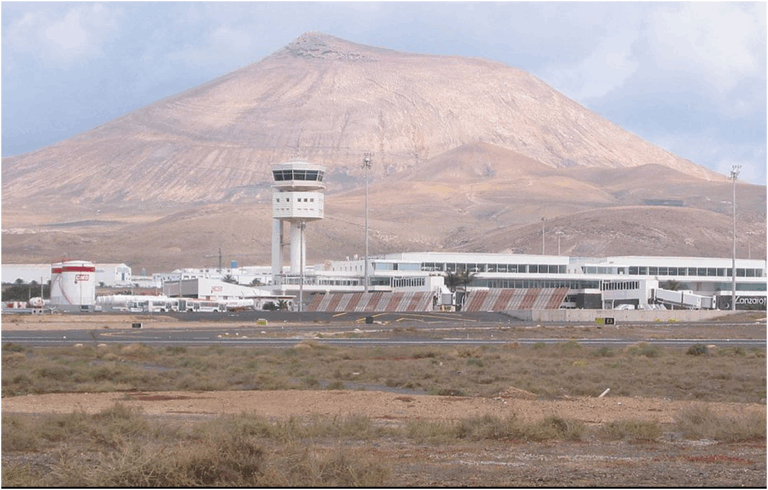 Nubi basse nelle Canarie, sette voli dirottati da Lanzarote a Fuerteventura e Gran Canaria