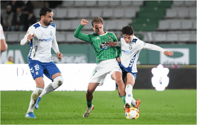 Allo stadio A Malata CD Tenerife in vantaggio 1 a 0 sul Racing de Ferrol, gol di Nacho Gil